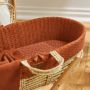 The Little Green Sheep Hoeslaken Moses Basket - Terracotta Rice