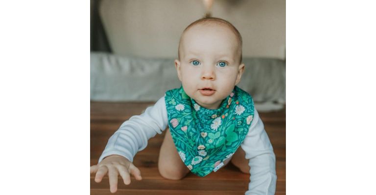 SuperLove Merino Bandana Bib -  Secret Garden