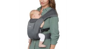 Ergobaby draagzak Embrace Soft Air Mesh - Washed Black - ergonomische draagzak vanaf geboorte