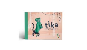 Yumi Yay Boek Tika haalt graag grapjes uit